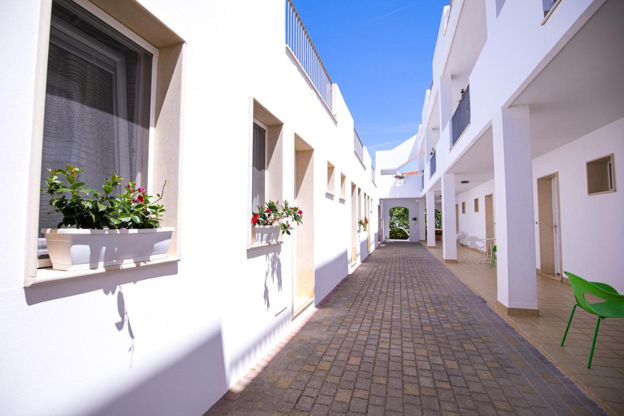 Donnosanto Residence Torre Santa Sabina Exterior foto