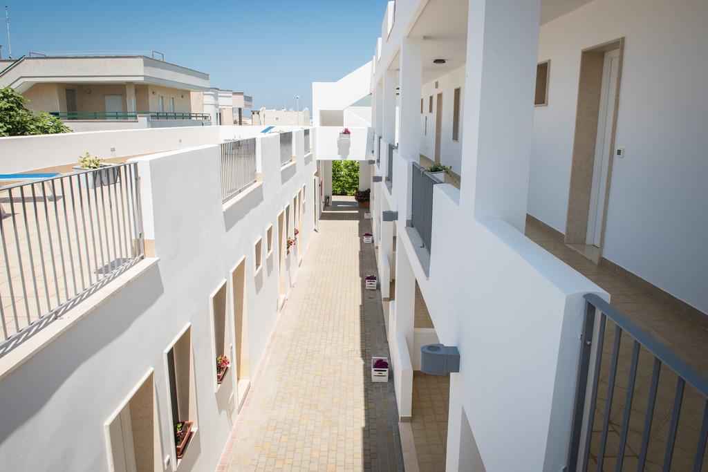 Donnosanto Residence Torre Santa Sabina Exterior foto