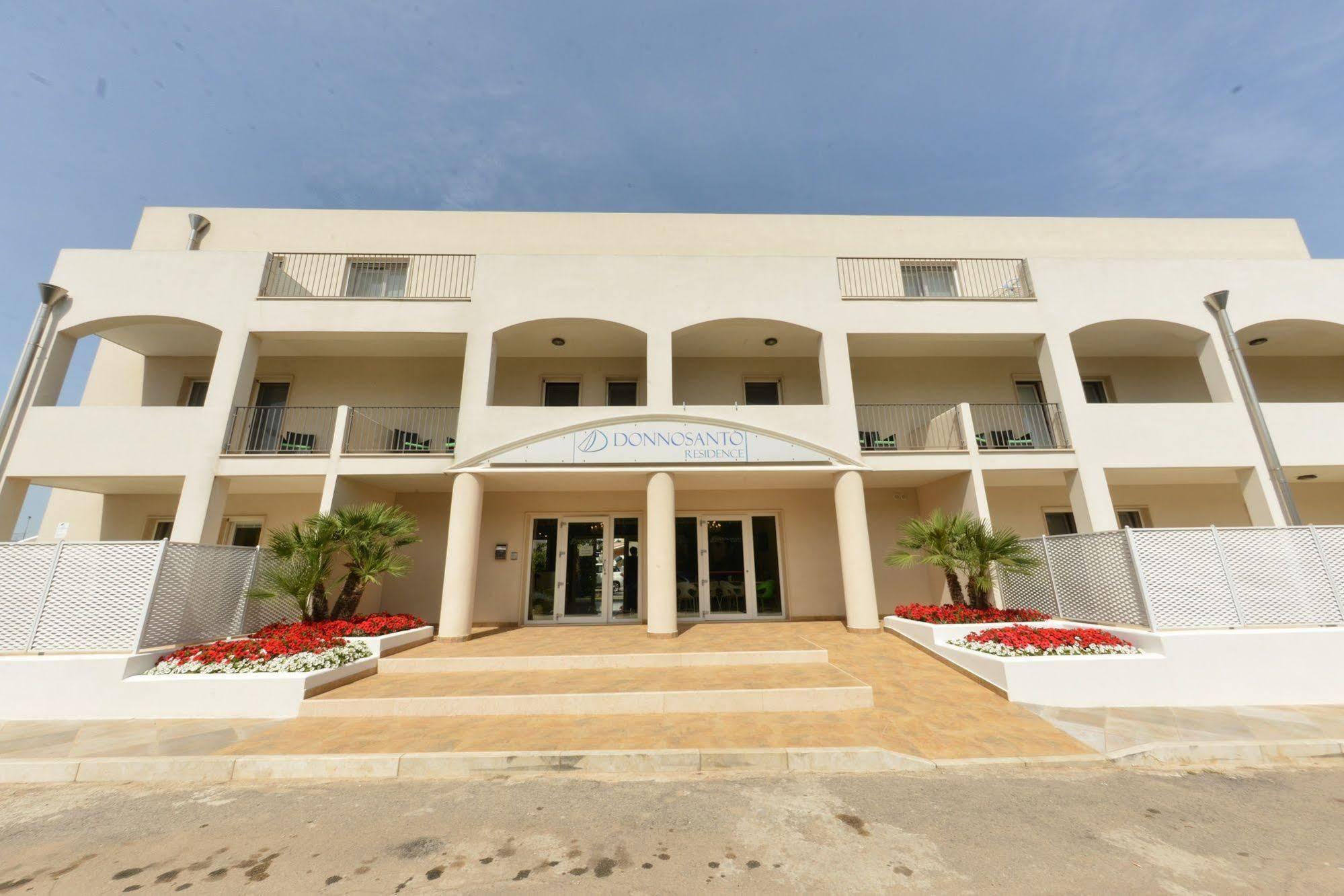 Donnosanto Residence Torre Santa Sabina Exterior foto